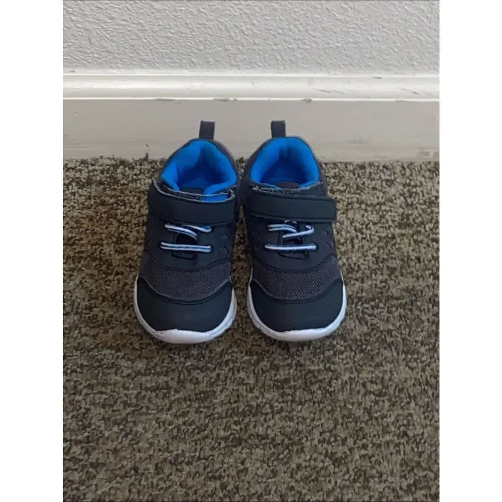 10/$50 Koala Kids Boy Gray & Blue Shoes Size 7